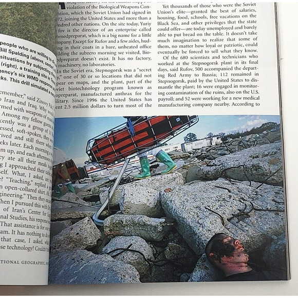 National Geographic Magazine November 2002 Unmasking Skin Weapons Mass Destruct - Picture 6 of 7